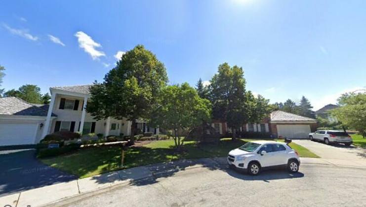 2337 iroquois dr, glenview, il 60026