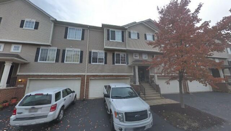 1925 indian hill ln, aurora, il 60503