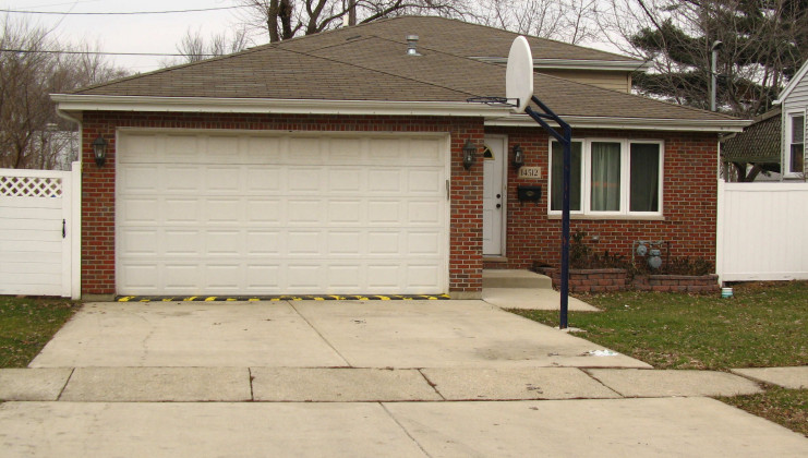 14512 abbottsford rd, midlothian, il 60445