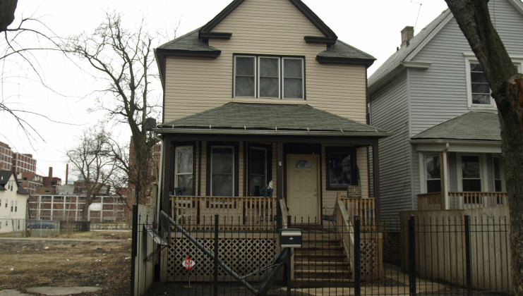 4649 w erie st, chicago, il 60644