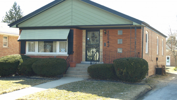 15542 ellis ave, dolton, il 60419