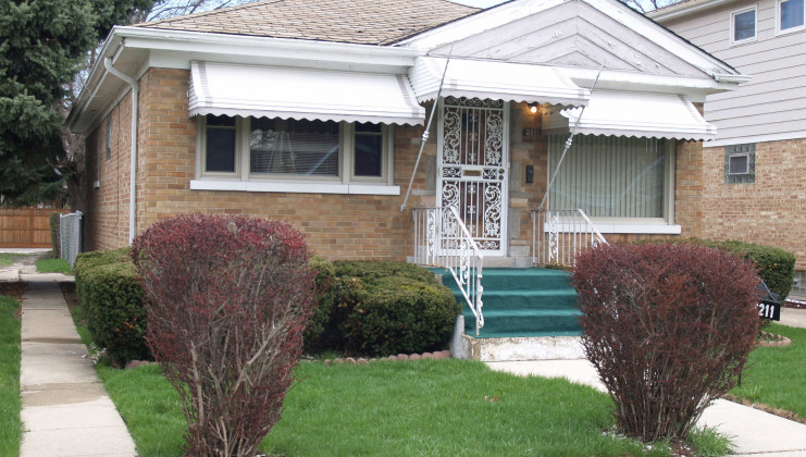 3211 adams st, bellwood, il 60104