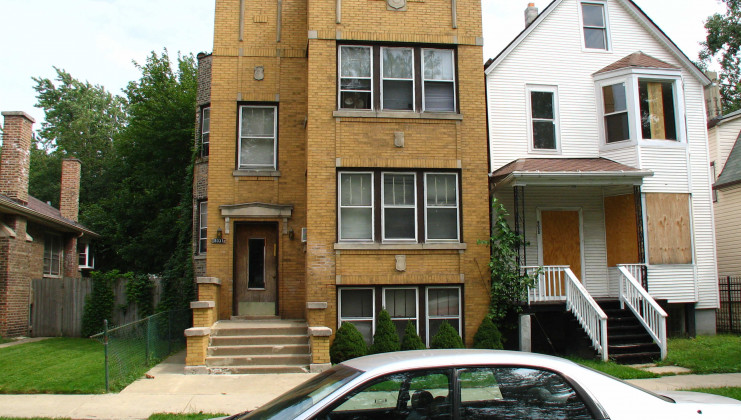 8031 s colfax ave, chicago, il 60617