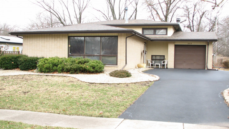 303 sheridan st, park forest, il 60466
