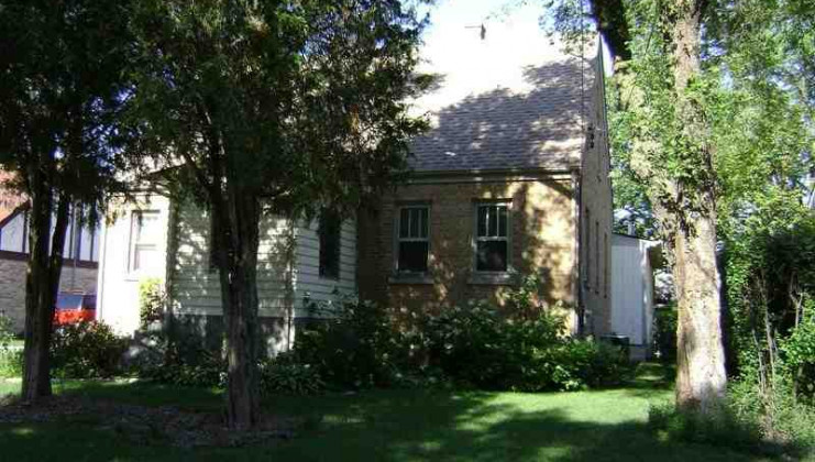 60 pine tree row, lake zurich, il 60047