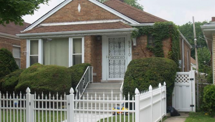 9910 s normal ave, chicago, il 60628