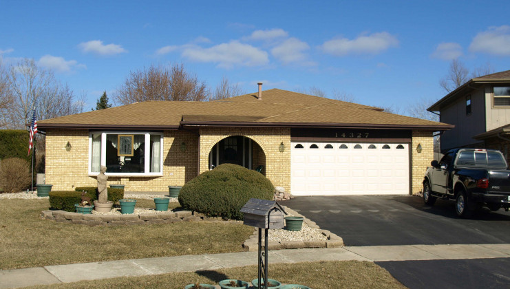 14327 maple ln, midlothian, il 60445