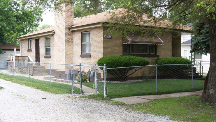 13426 s lawndale ave, robbins, il 60472