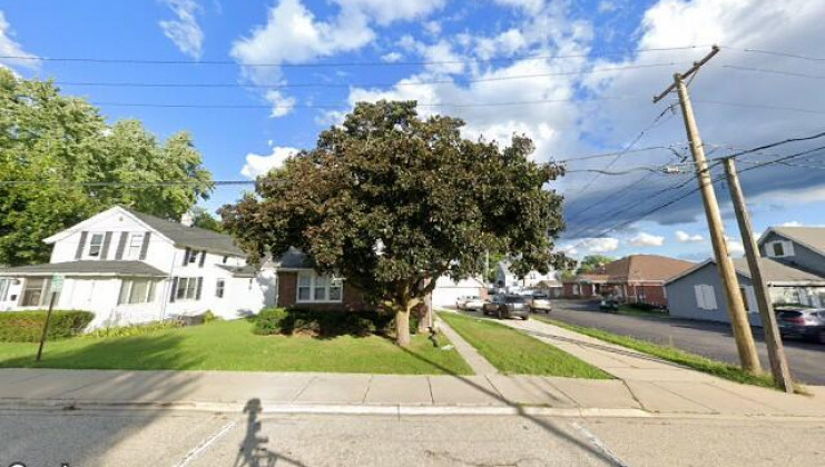 1306 n court st, mchenry, il 60050