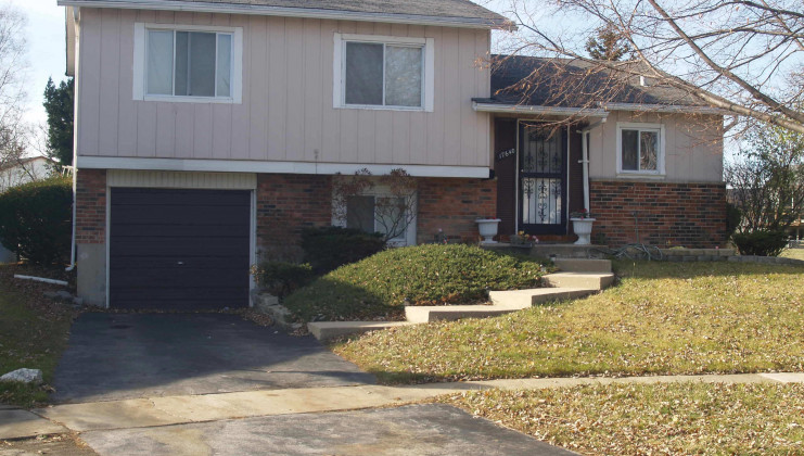 17640 pheasant ln, country club hills, il 60478