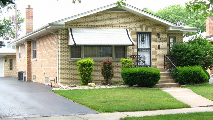 10136 alice ct, oak lawn, il 60453