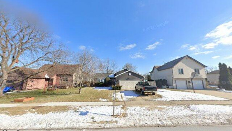 219 plymouth dr, streamwood, il 60107
