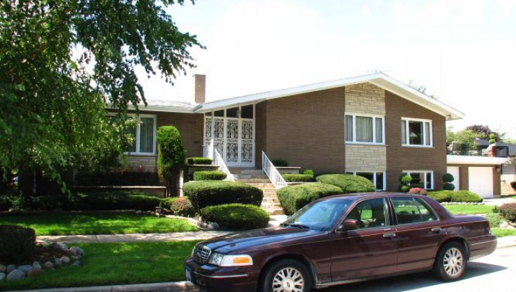 9222 s cregier ave, chicago, il 60617