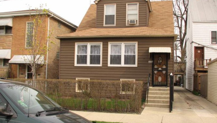 5012 w roscoe ave, chicago, il 60641