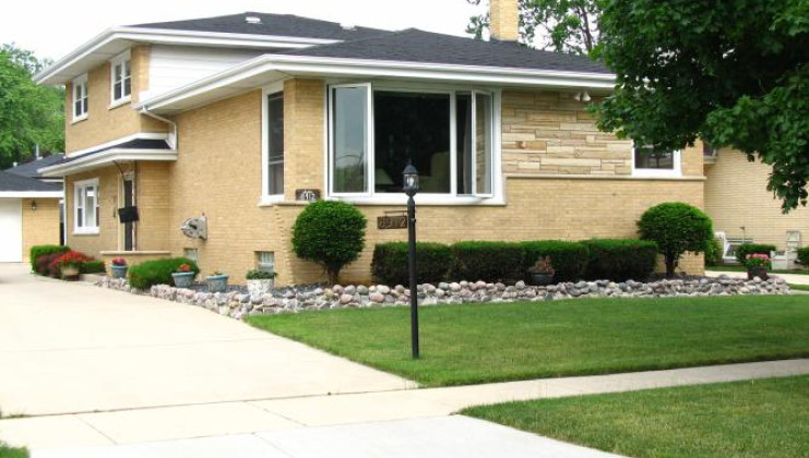 8912 s richmond ave, evergreen park, il 60805