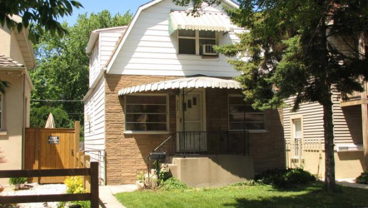 5232 w strong st, chicago, il 60630