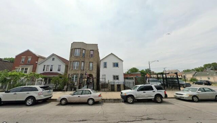 8904 s houston ave, chicago, il 60617