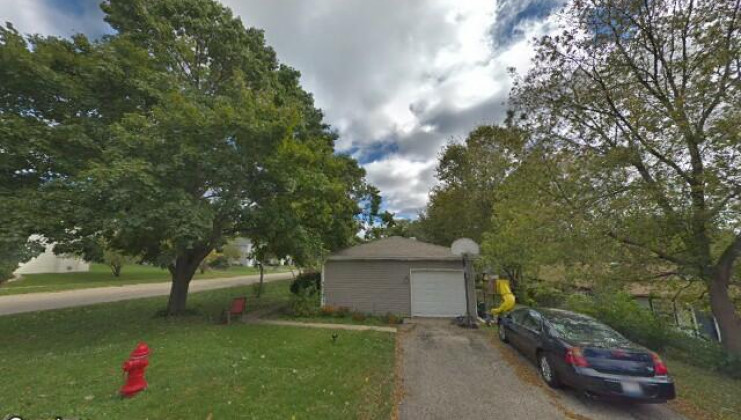 704 willow st, lake in the hills, il 60156
