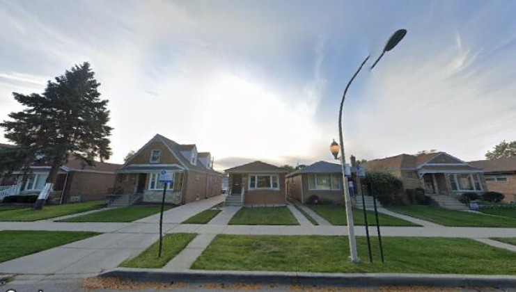 8026 s california ave, chicago, il 60652