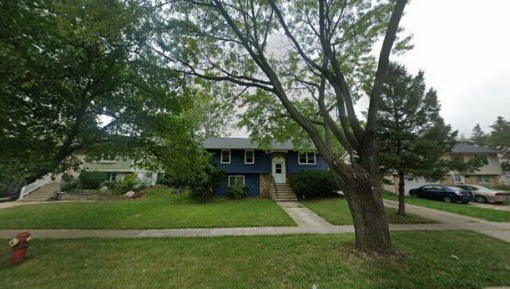 1704 mckool ave, streamwood, il 60107