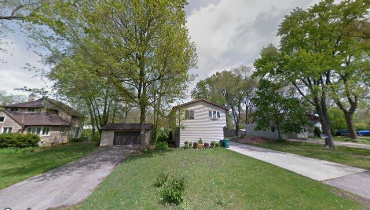 102 s channel dr, round lake beach, il 60073