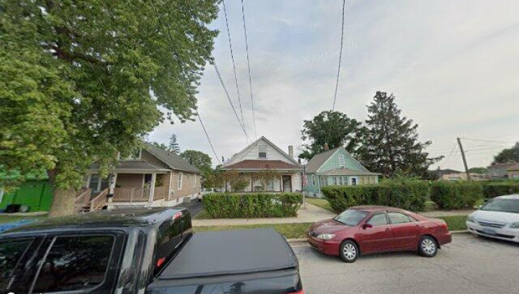 820 oliver ave, aurora, il 60506