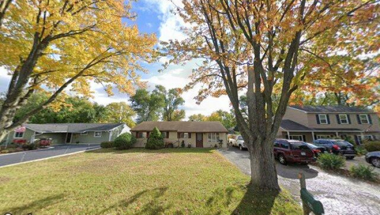 144 queenswood, bolingbrook, il 60440