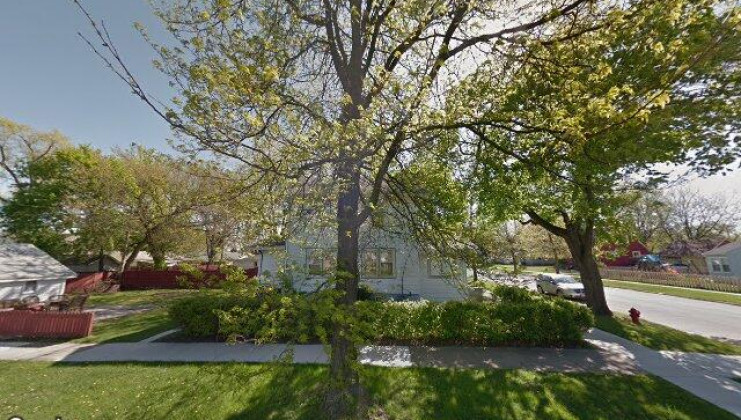 851 spruce st, aurora, il 60506