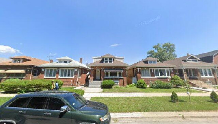 8135 s bishop, chicago, il 60620