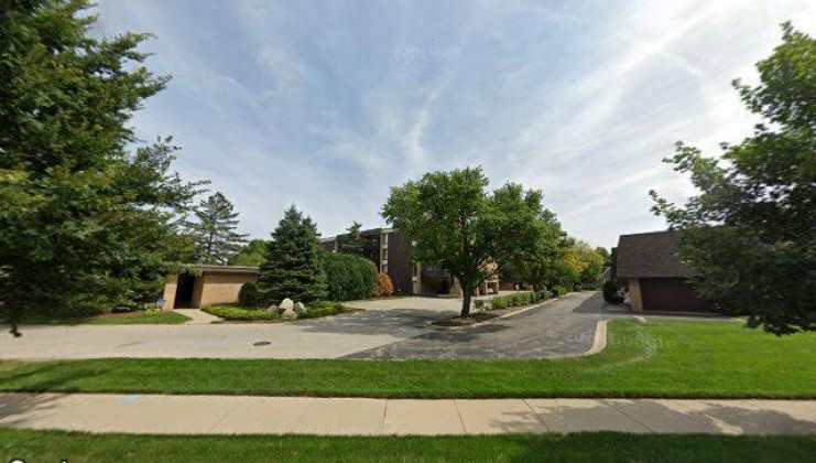 1915 tanglewood dr apt 2d, glenview, il 60025