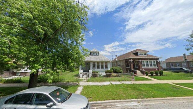 8823 s may, chicago, il 60620