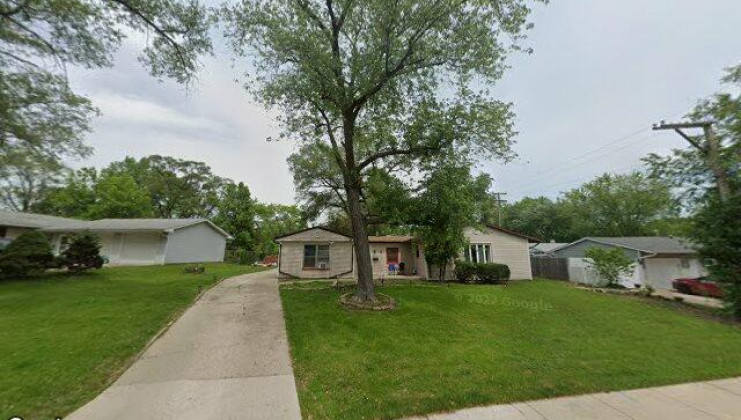 703 houston dr, carpentersville, il 60110