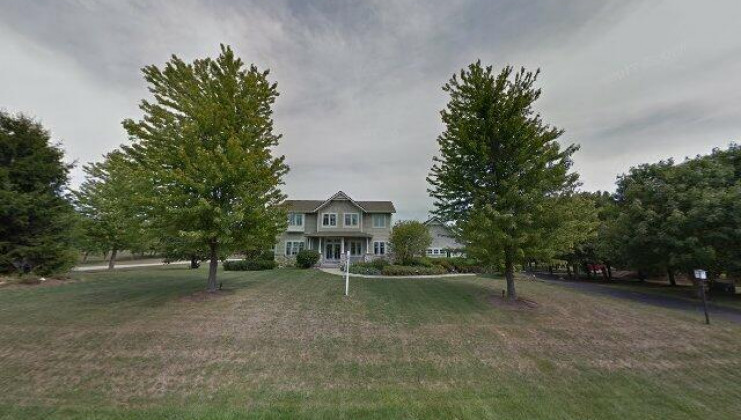 2120 timberline trail, woodstock, il 60098