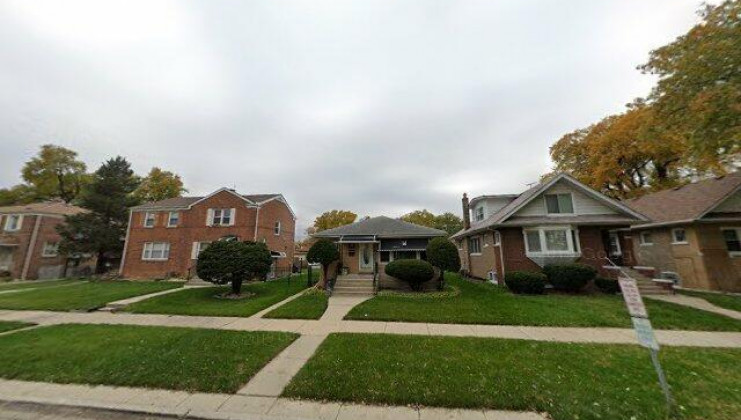 228 hyde park ave, bellwood, il 60104