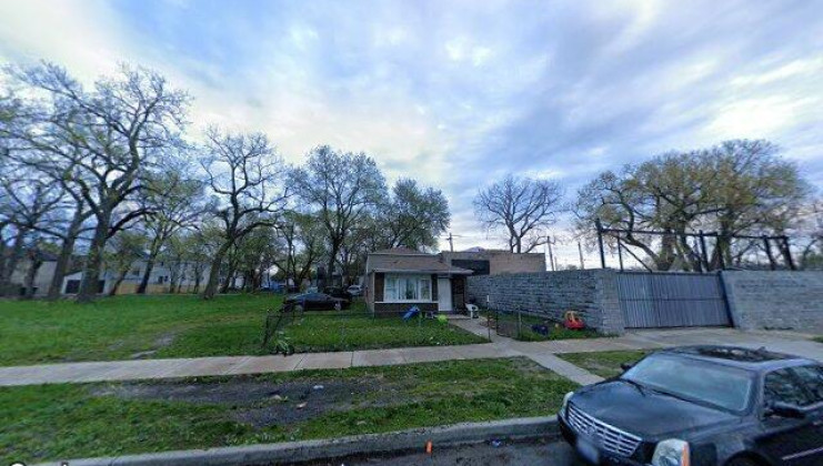 4805 s shields, chicago, il 60609