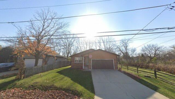 921 mayfield dr, round lake beach, il 60073