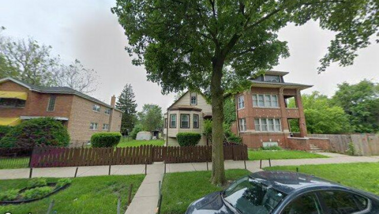 8050 s manistee ave, chicago, il 60617