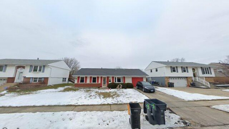 822 woodland heights blvd, streamwood, il 60107