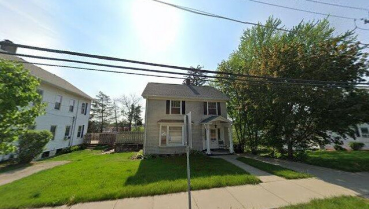 107 n van buren st, east dundee, il 60118