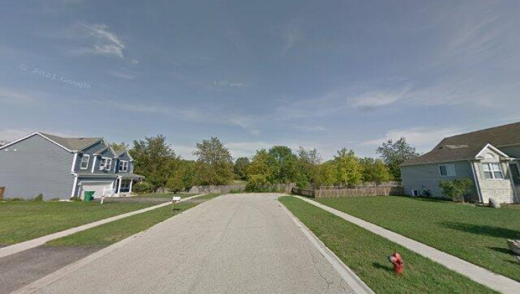 220 sparrow dr, woodstock, il 60098