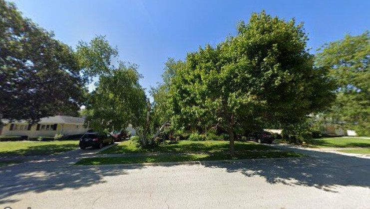 820 s mcaree rd, waukegan, il 60085