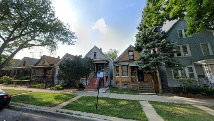 2735 w nelson st, chicago, il 60618