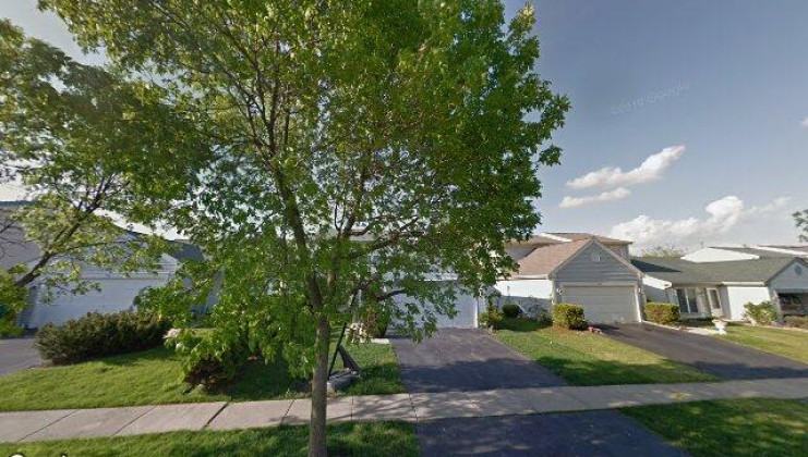 978 foxchase dr, round lake beach, il 60073