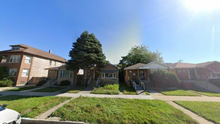 8219 s muskegon, chicago, il 60617