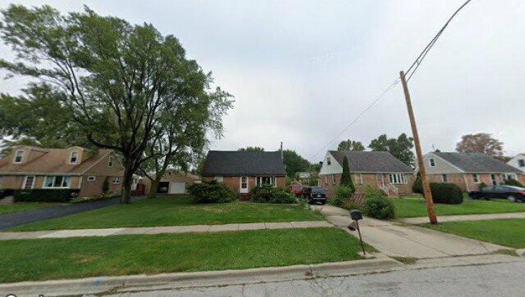 7713 suburban ln, bridgeview, il 60455