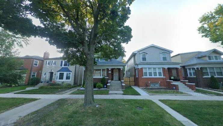 7722 s paxton ave, chicago, il 60649