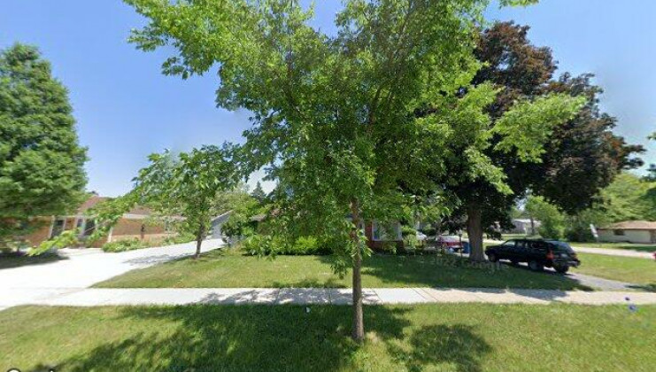 301 pine ln, bensenville, il 60106