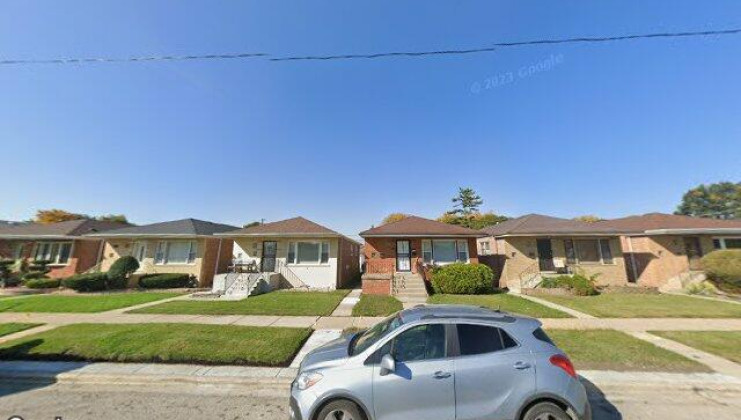 9336 s essex ave, chicago, il 60617
