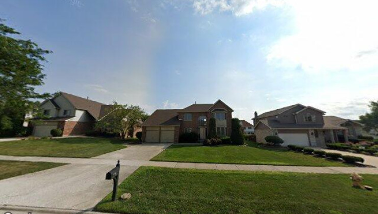 3709 village dr, hazel crest, il 60429