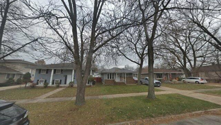 17835 ridgewood ave, lansing, il 60438
